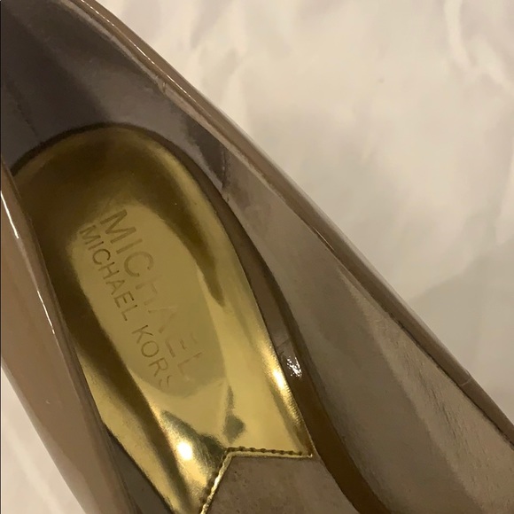 Michael Kors Jenna Flex Pump - Picture 3 of 6